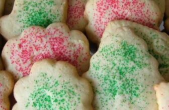 25 Christmas Candies, Cookies & Treats Made for Vacation Traditions