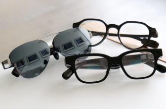 In 2025, tech giants determined sensible glasses are the following massive factor
